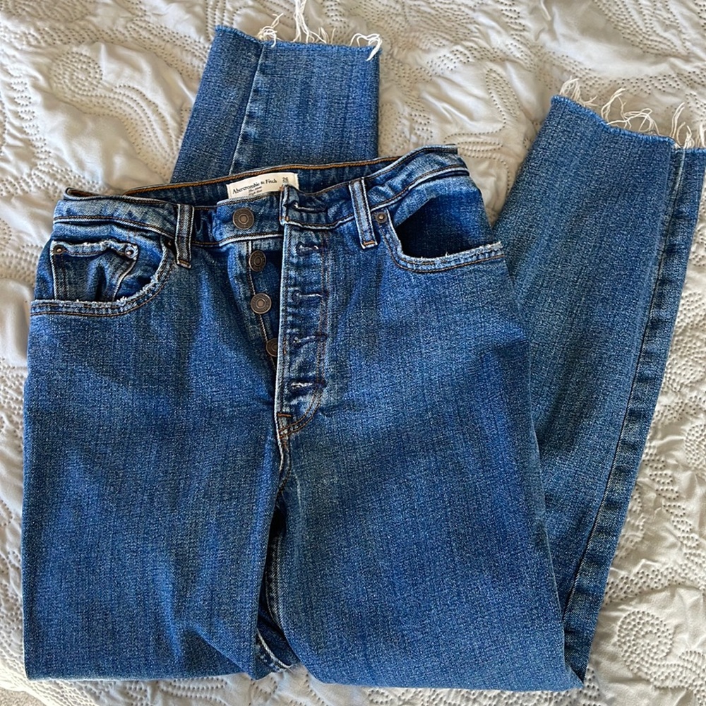 Abercrombie curve love mom jean